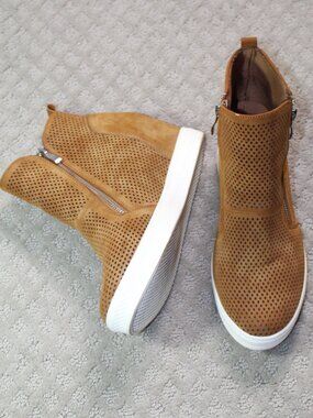 Ccocci Size 10 Cognac Wedge Side Zip Booties